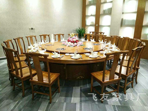实木餐桌餐椅成品3